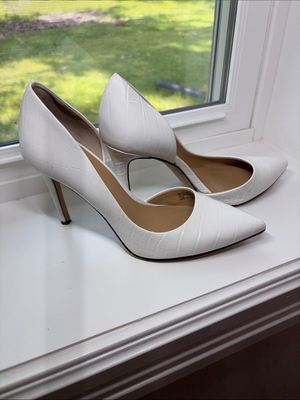 INC International Concepts White Croc-Embossed Pointed-Toe Pumps